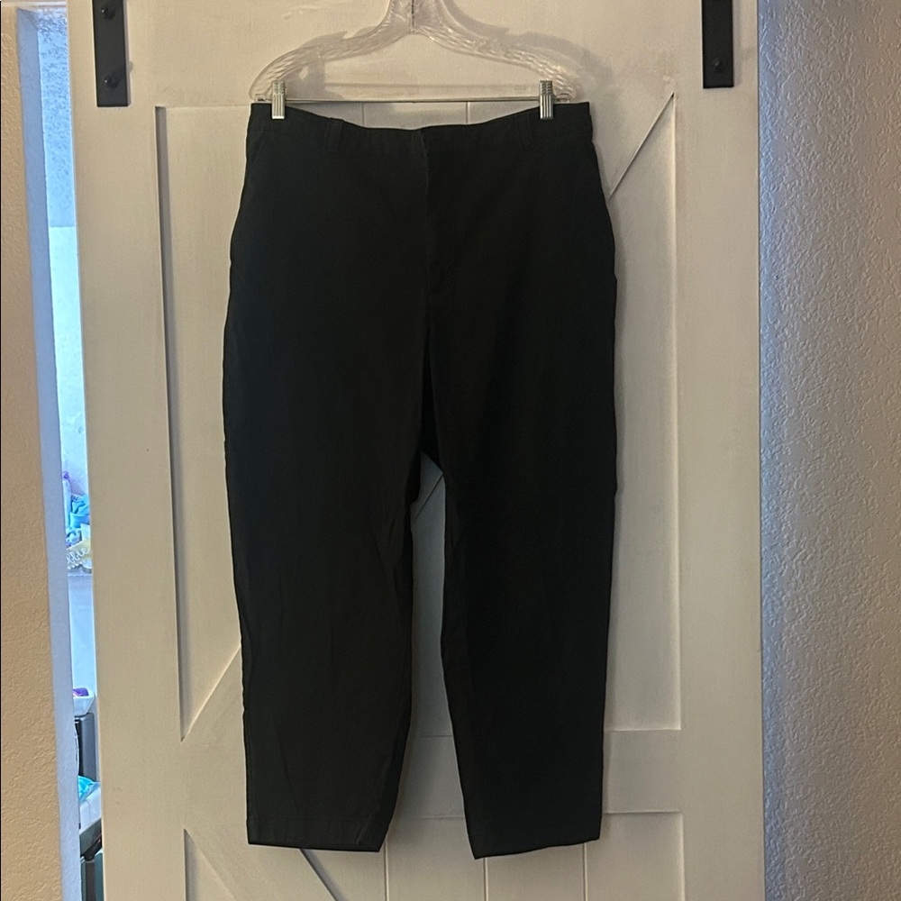 GAP Women's Black Straight Leg Pants